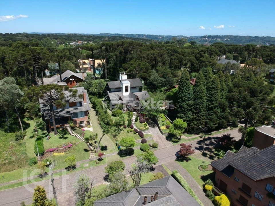 Casa de Condomínio à venda com 5 quartos, 232m² - Foto 2