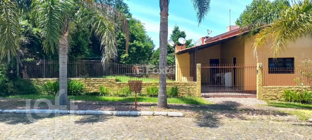 Casa à venda com 2 quartos, 106m² - Foto 1