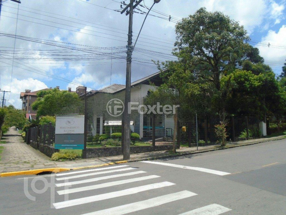 Casa à venda com 3 quartos, 280m² - Foto 3