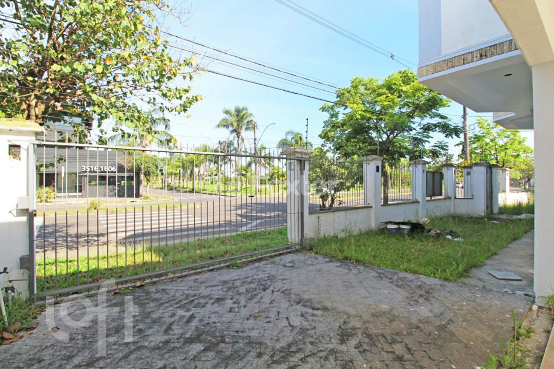Casa à venda com 3 quartos, 520m² - Foto 2