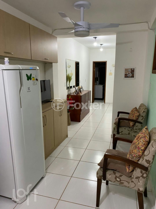 Casa à venda com 3 quartos, 70m² - Foto 4