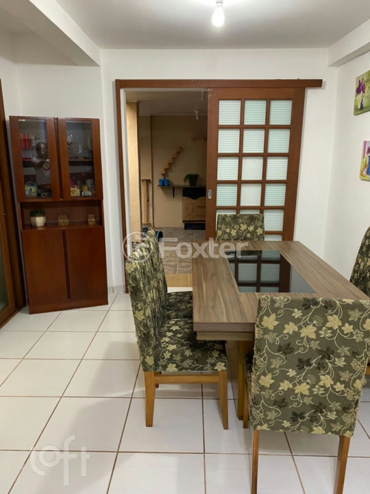 Casa à venda com 3 quartos, 70m² - Foto 1