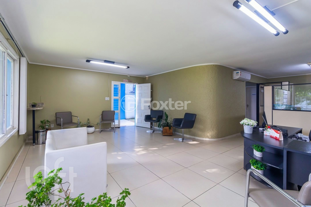 Casa à venda com 9 quartos, 354m² - Foto 2