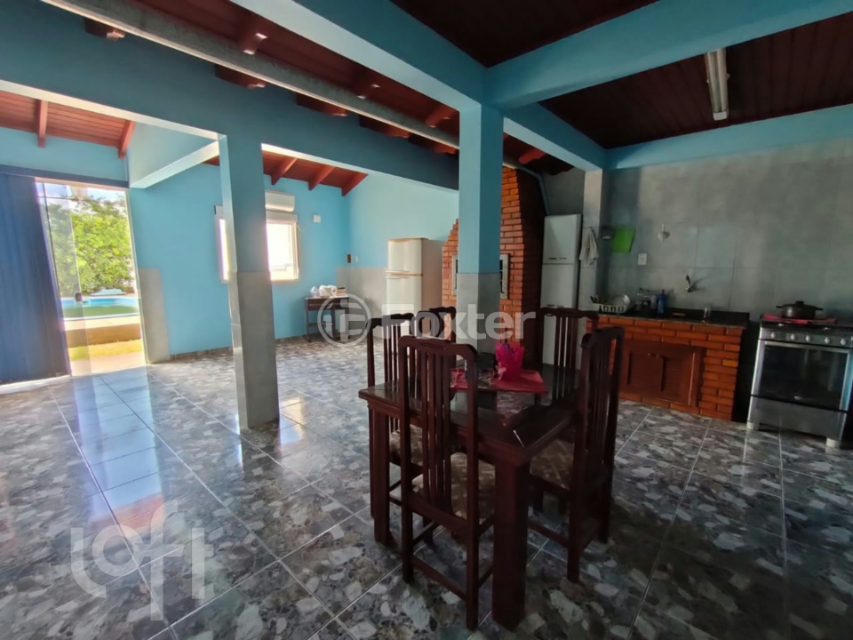 Casa à venda com 3 quartos, 200m² - Foto 3