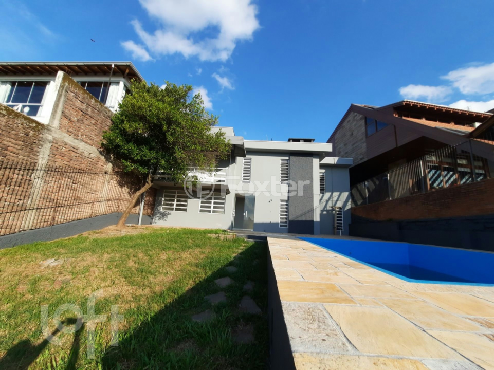 Casa à venda com 3 quartos, 217m² - Foto 2