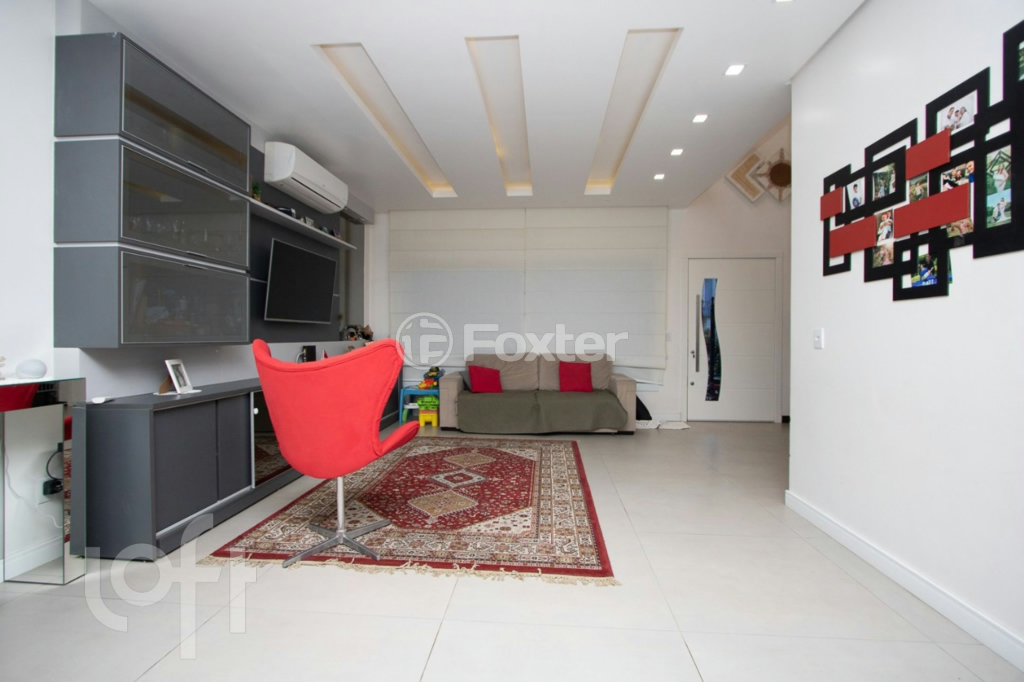 Casa de Condomínio à venda com 3 quartos, 241m² - Foto 4