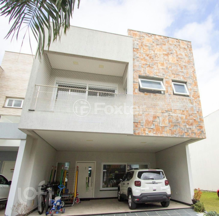 Casa de Condomínio à venda com 3 quartos, 241m² - Foto 1