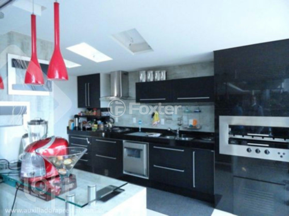 Apartamento à venda com 3 quartos, 205m² - Foto 2