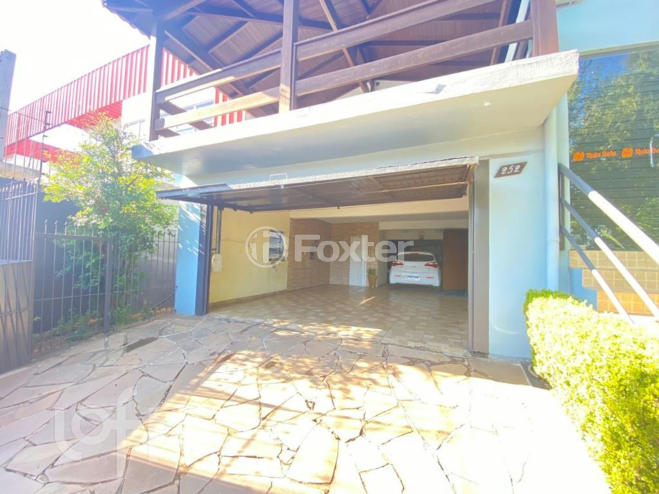 Casa à venda com 3 quartos, 333m² - Foto 3