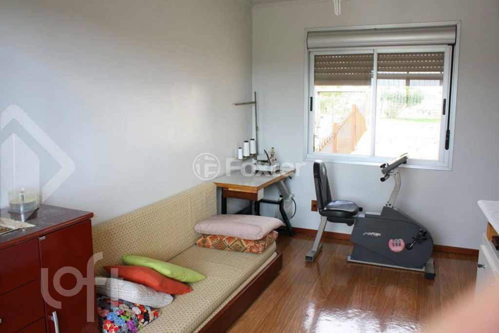 Casa à venda com 6 quartos, 220m² - Foto 8