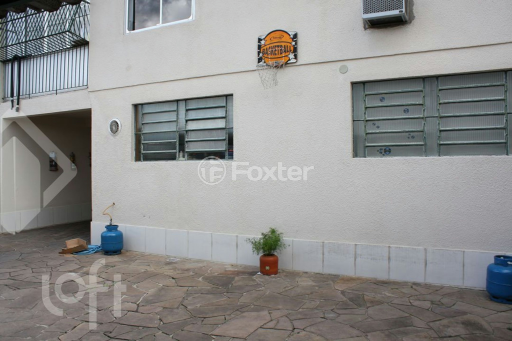 Casa à venda com 6 quartos, 220m² - Foto 25