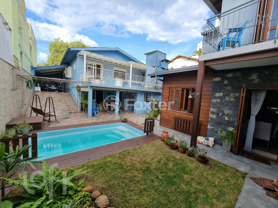 Casa à venda com 6 quartos, 254m² - Foto 3