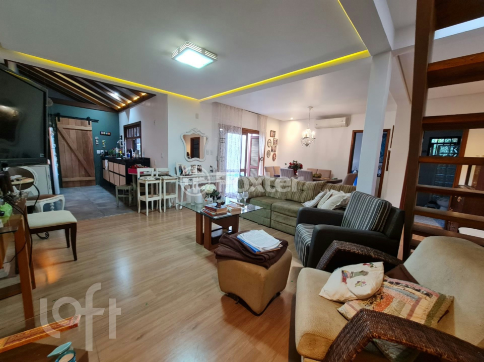Casa à venda com 6 quartos, 254m² - Foto 25