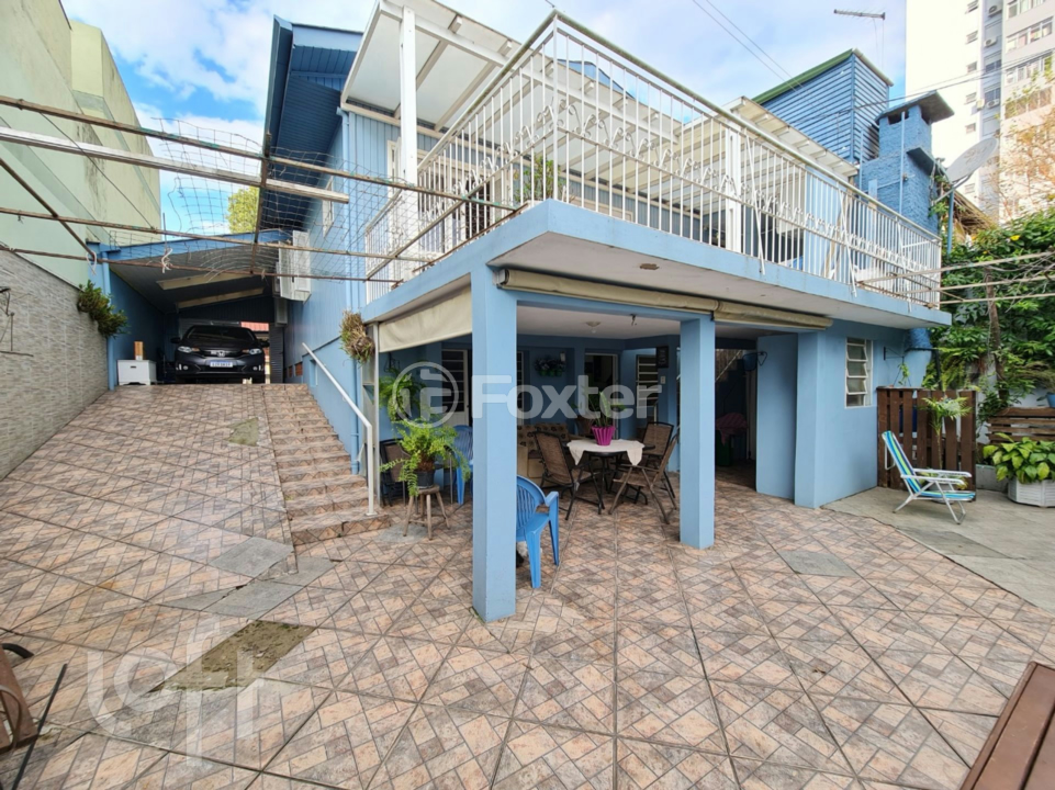 Casa à venda com 6 quartos, 254m² - Foto 2