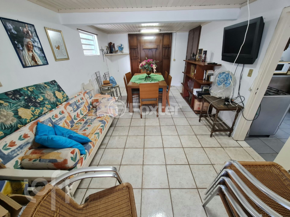 Casa à venda com 6 quartos, 254m² - Foto 15