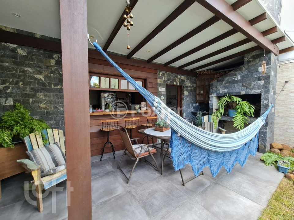 Casa à venda com 6 quartos, 254m² - Foto 22