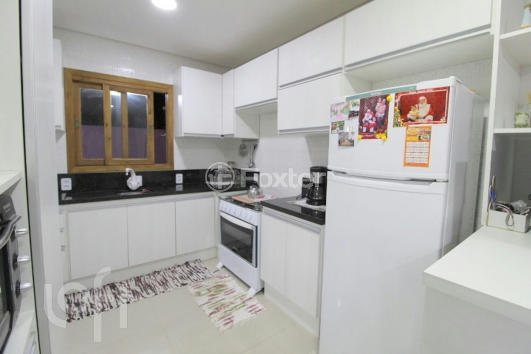 Casa à venda com 3 quartos, 120m² - Foto 1