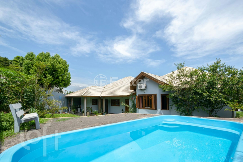 Casa à venda com 3 quartos, 270m² - Foto 1