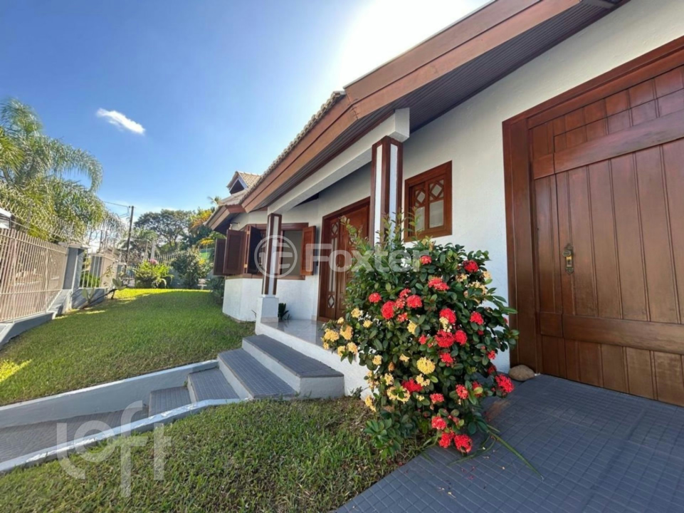 Casa à venda com 3 quartos, 270m² - Foto 2