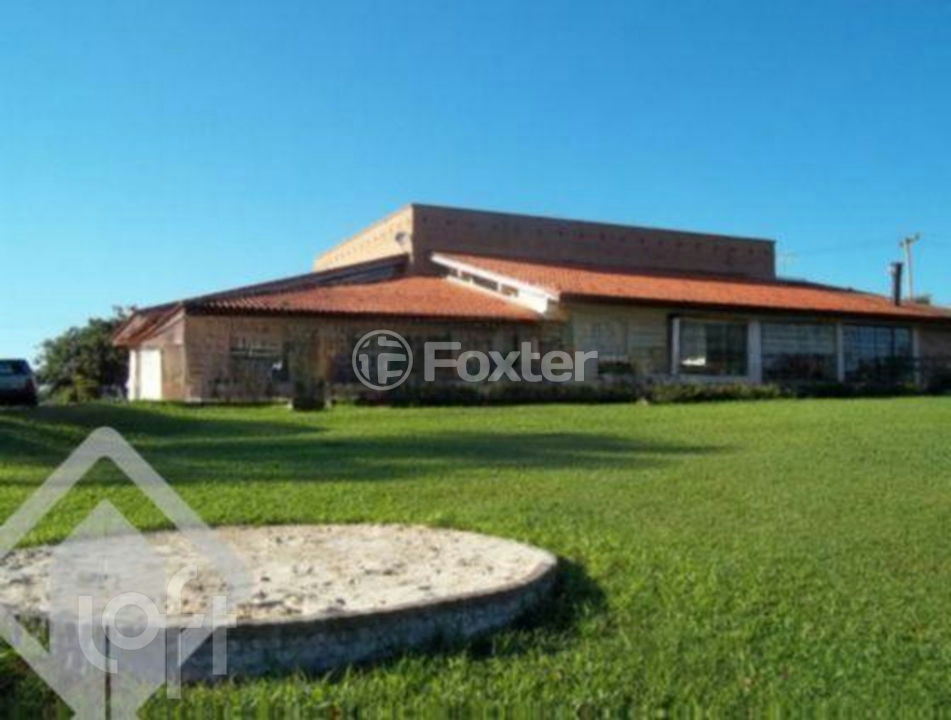Casa de Condomínio à venda com 4 quartos, 450m² - Foto 2