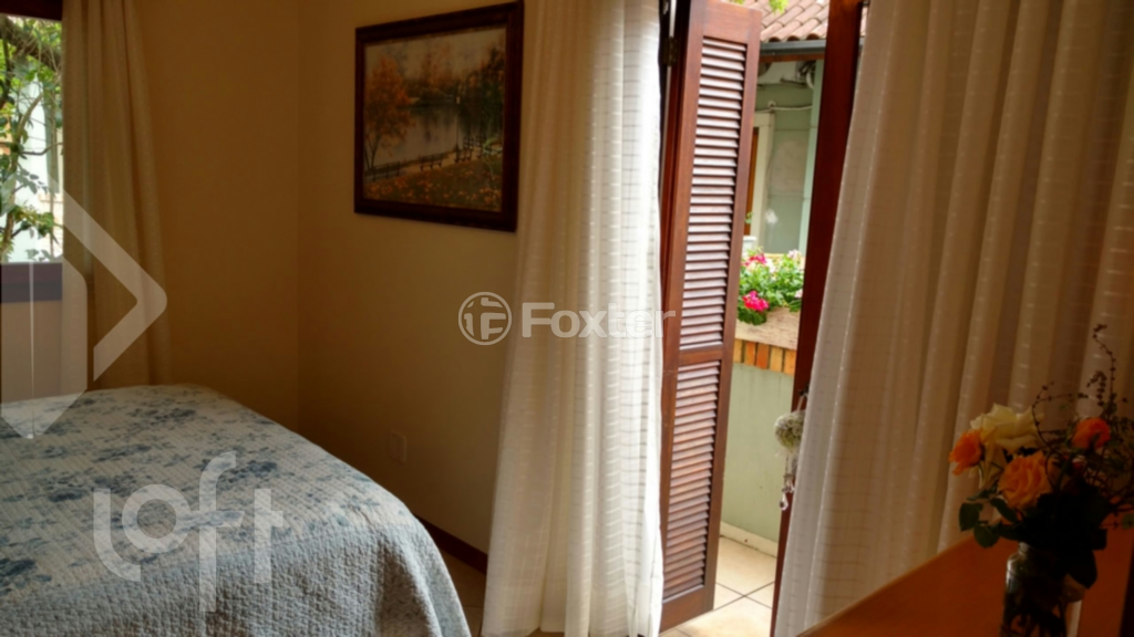 Casa de Condomínio à venda com 3 quartos, 240m² - Foto 5