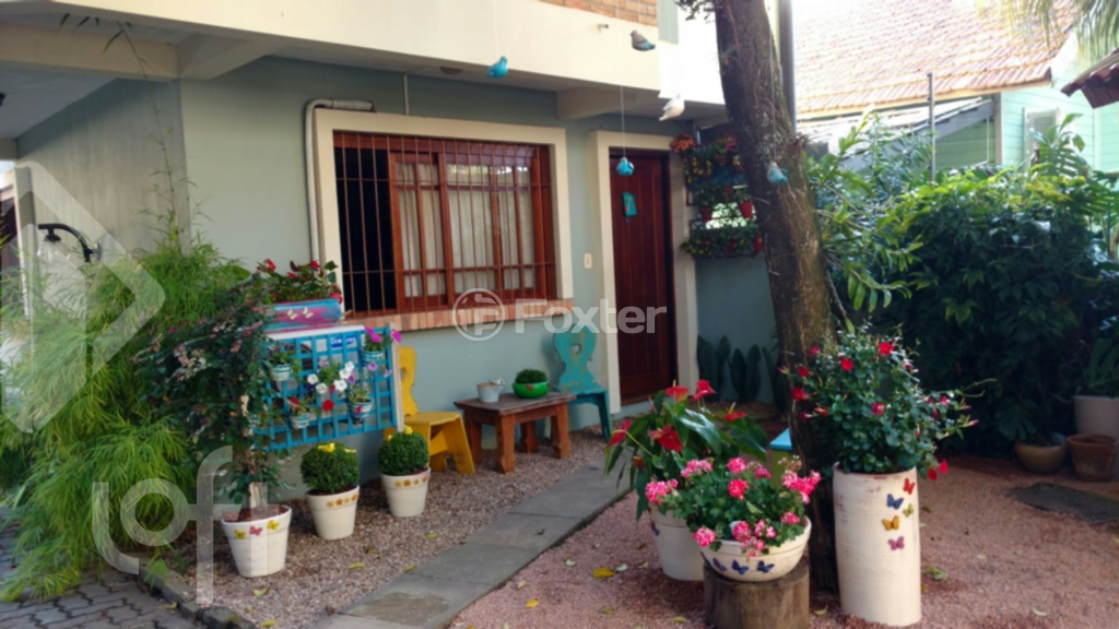 Casa de Condomínio à venda com 3 quartos, 240m² - Foto 3
