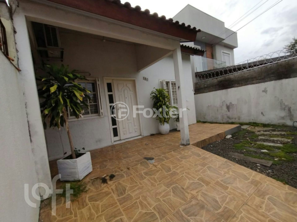 Casa à venda com 2 quartos, 90m² - Foto 4
