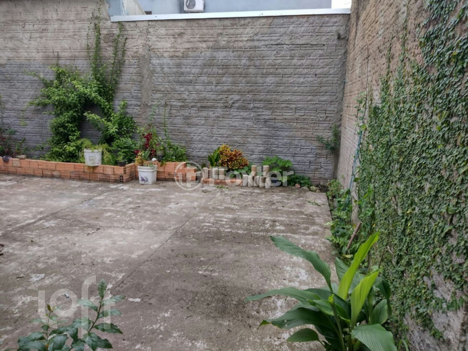 Casa à venda com 2 quartos, 90m² - Foto 8