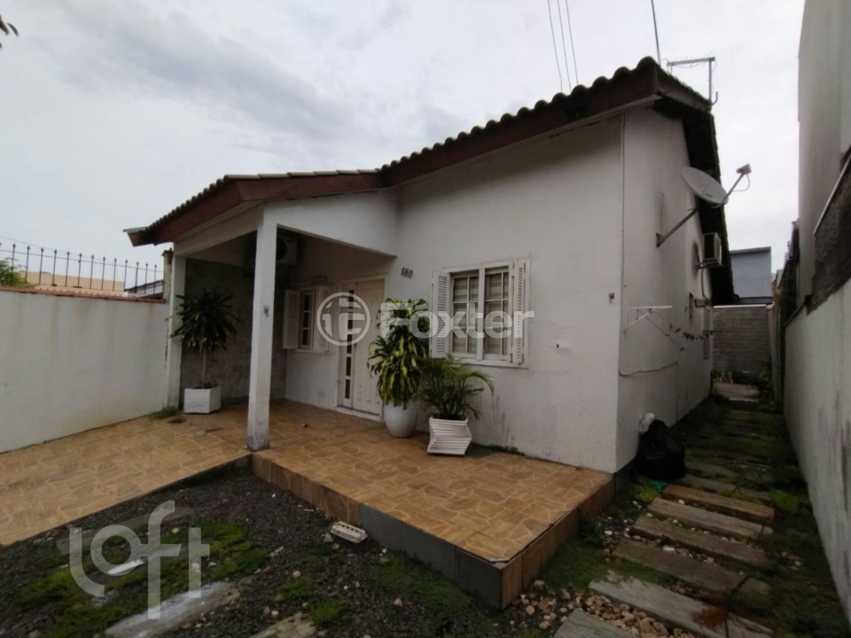 Casa à venda com 2 quartos, 90m² - Foto 2