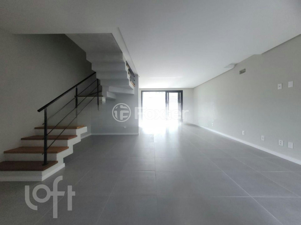Casa à venda com 3 quartos, 125m² - Foto 1