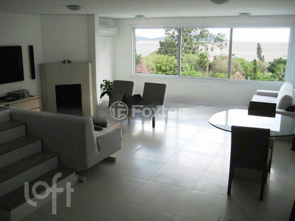 Casa de Condomínio à venda com 3 quartos, 208m² - Foto 2