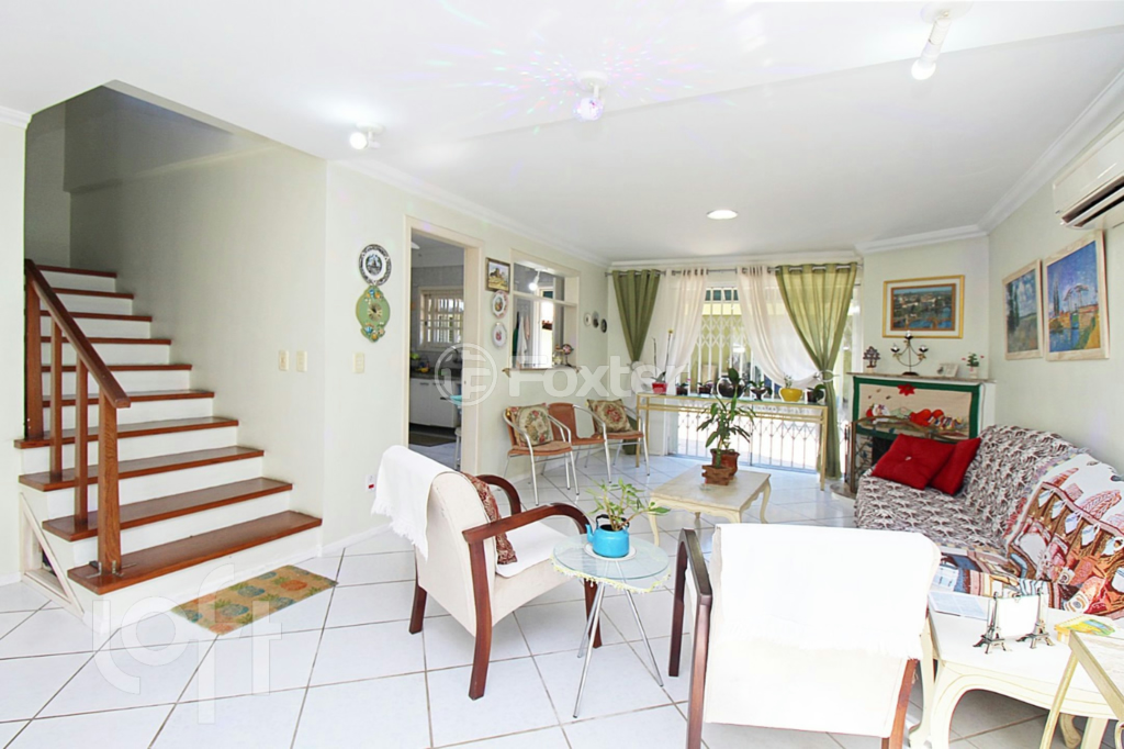 Casa de Condomínio à venda com 3 quartos, 181m² - Foto 1