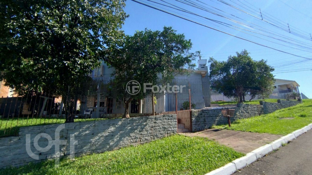 Casa à venda com 4 quartos, 110m² - Foto 1