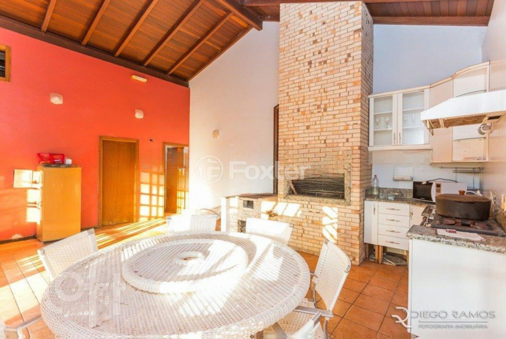 Casa de Condomínio à venda com 3 quartos, 360m² - Foto 3