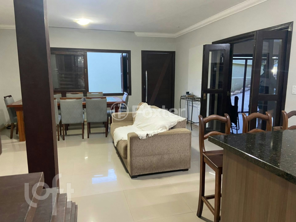 Casa de Condomínio à venda com 3 quartos, 221m² - Foto 1
