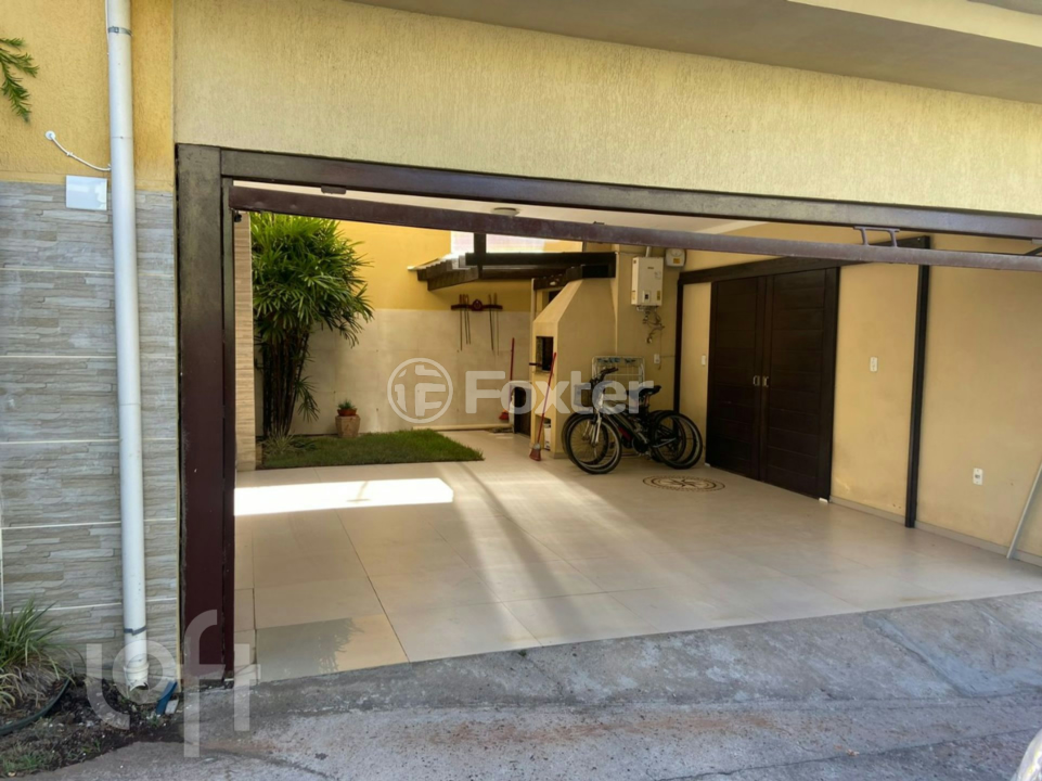 Casa de Condomínio à venda com 3 quartos, 221m² - Foto 3