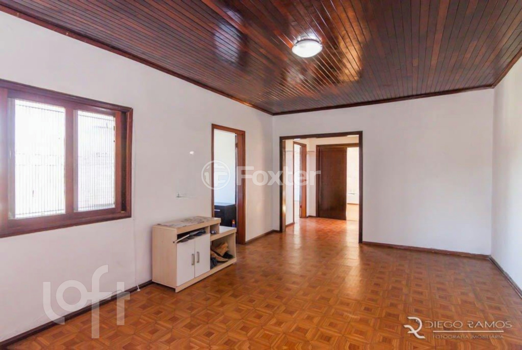 Casa à venda com 1 quarto, 230m² - Foto 2