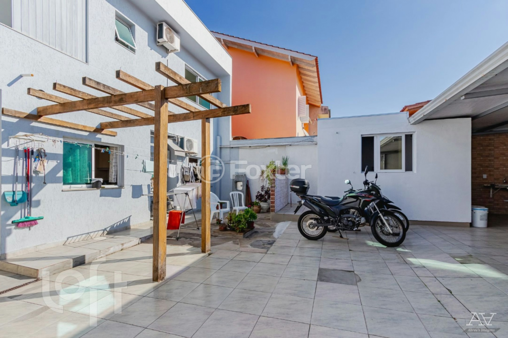 Casa à venda com 4 quartos, 240m² - Foto 33