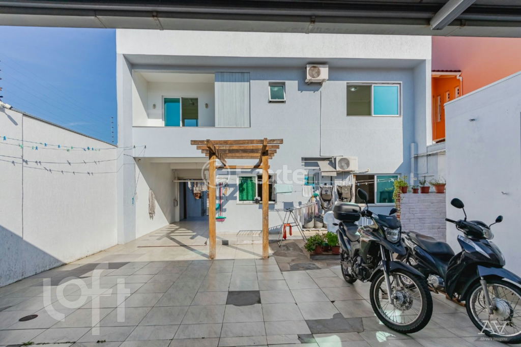 Casa à venda com 4 quartos, 240m² - Foto 34
