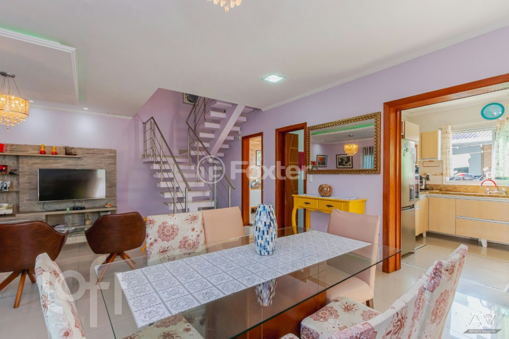 Casa à venda com 4 quartos, 240m² - Foto 4