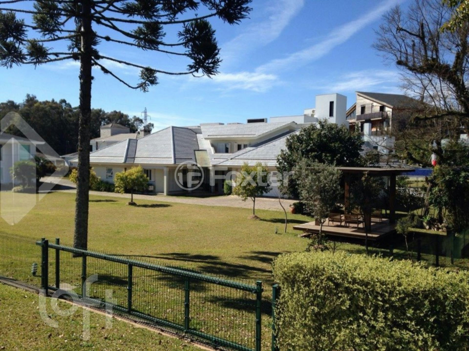 Casa de Condomínio à venda com 4 quartos, 470m² - Foto 1