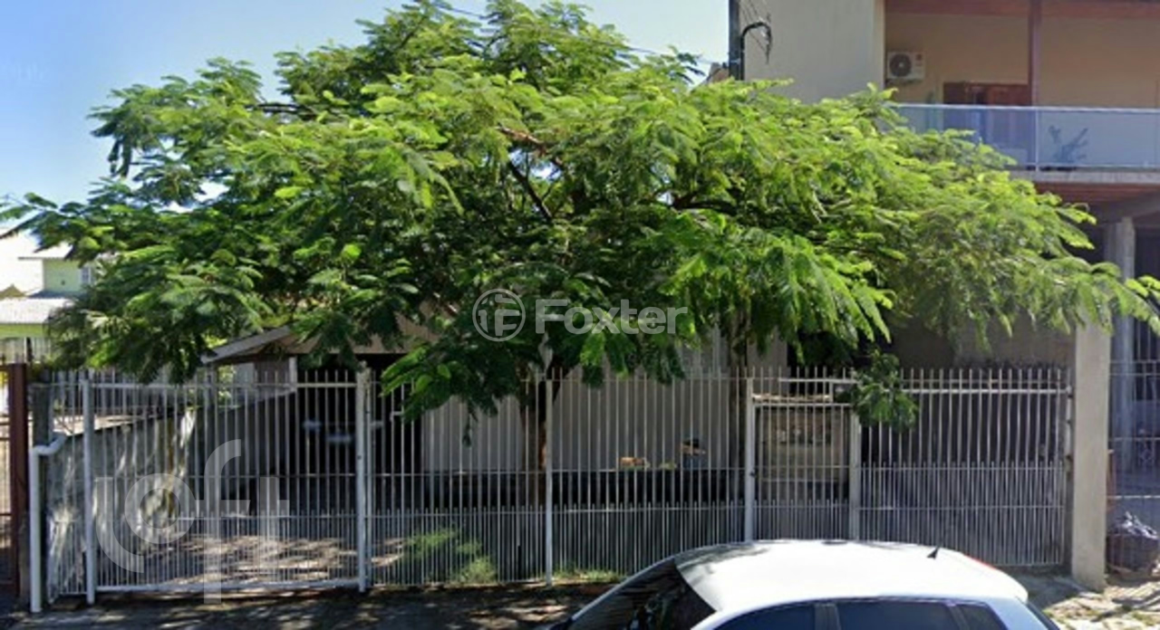 Casa à venda com 2 quartos, 100m² - Foto 1