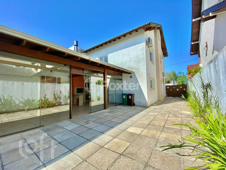 Casa de Condomínio à venda com 3 quartos, 249m² - Foto 1