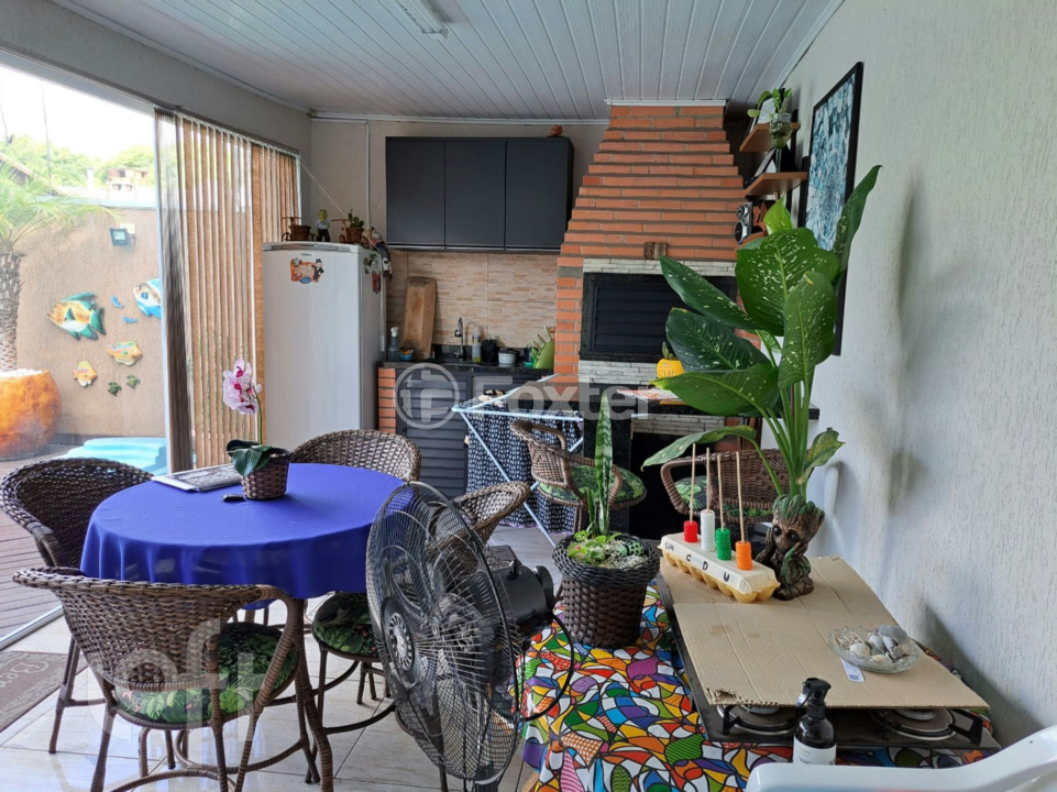 Casa à venda com 3 quartos, 100m² - Foto 7