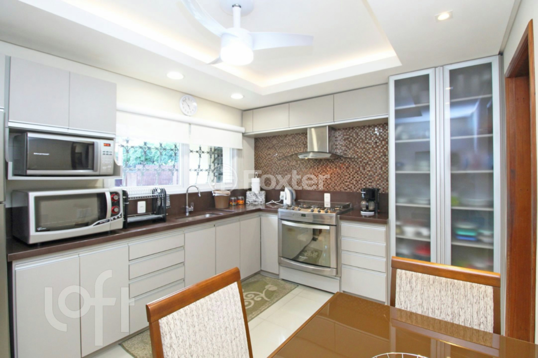 Casa à venda com 3 quartos, 245m² - Foto 3