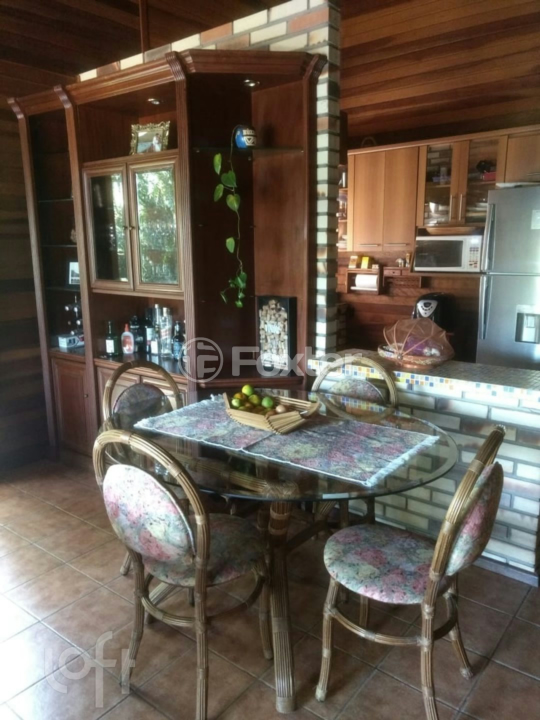 Casa à venda com 2 quartos, 148m² - Foto 2