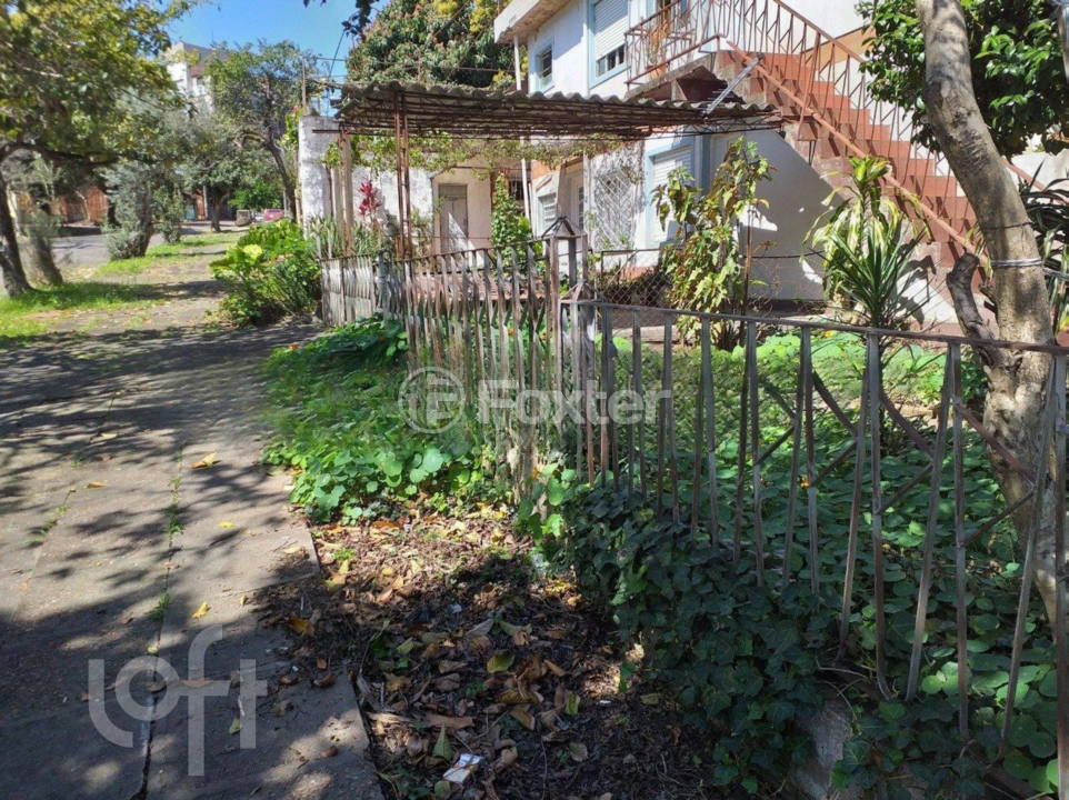 Casa à venda com 2 quartos, 121m² - Foto 2
