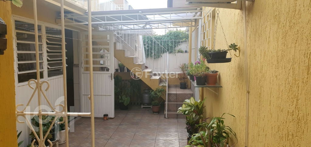 Casa à venda com 3 quartos, 110m² - Foto 1