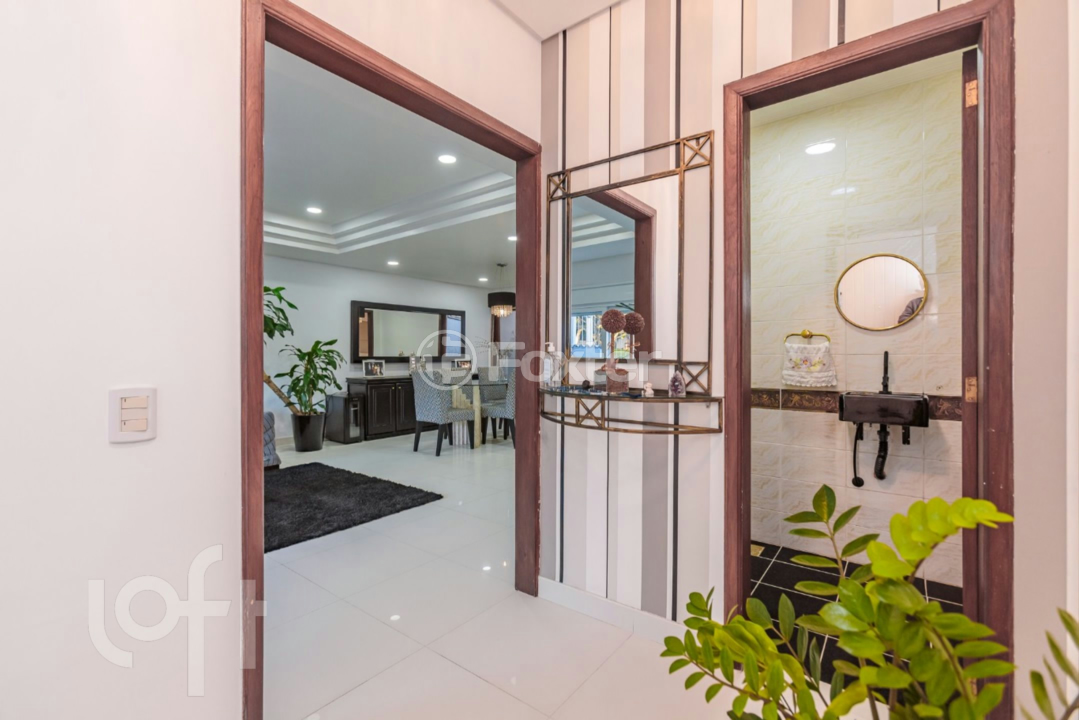 Casa à venda com 3 quartos, 304m² - Foto 4