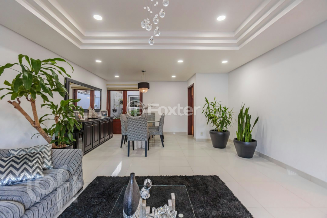 Casa à venda com 3 quartos, 304m² - Foto 2
